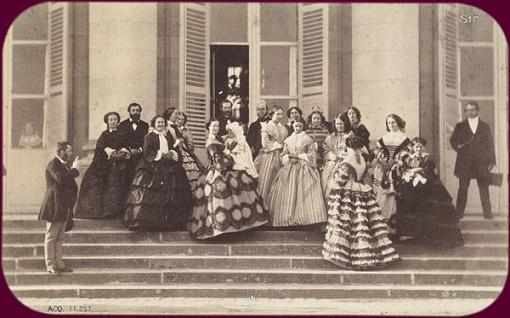 octubre 1856la emperatriz con su hijo en brazos